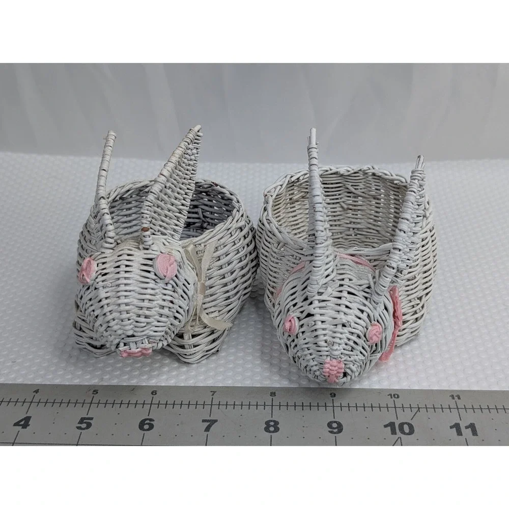 White Wicker Rabbit Basket Figure 6‎ Inch